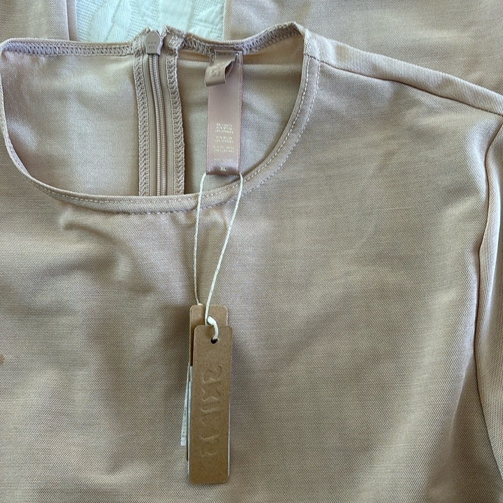 SKIMS Sheer Sculpt Catsuit | Clay size XL